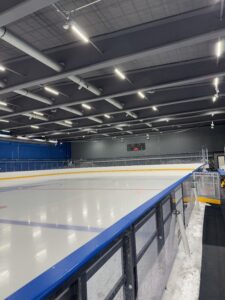 Kesävalmennukset jääkiekkokaukalo kesäharjoittelu glowinhockey